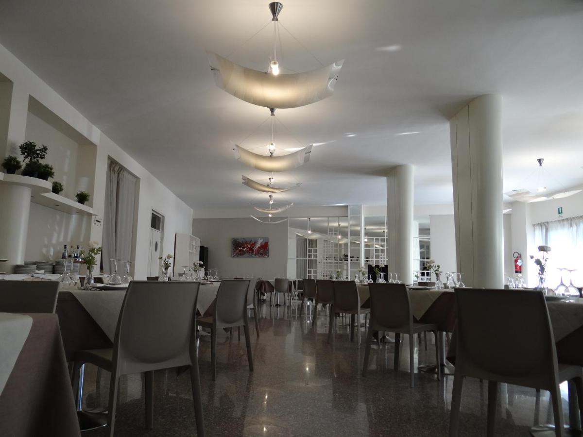 Hotel 90 Capurso Kültér fotó