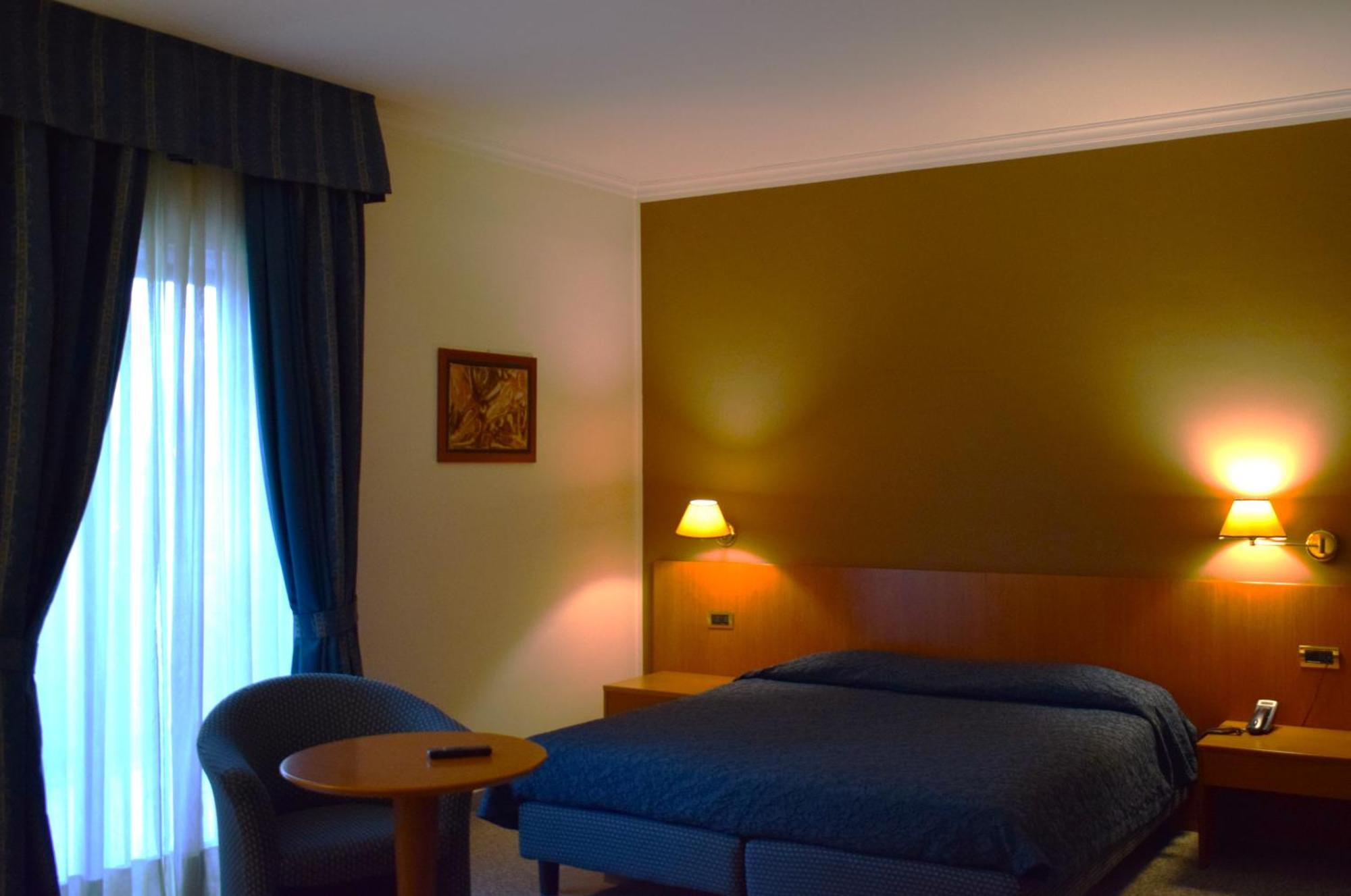 Hotel 90 Capurso Kültér fotó