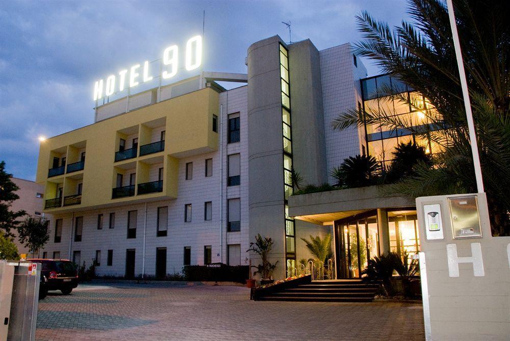 Hotel 90 Capurso Kültér fotó